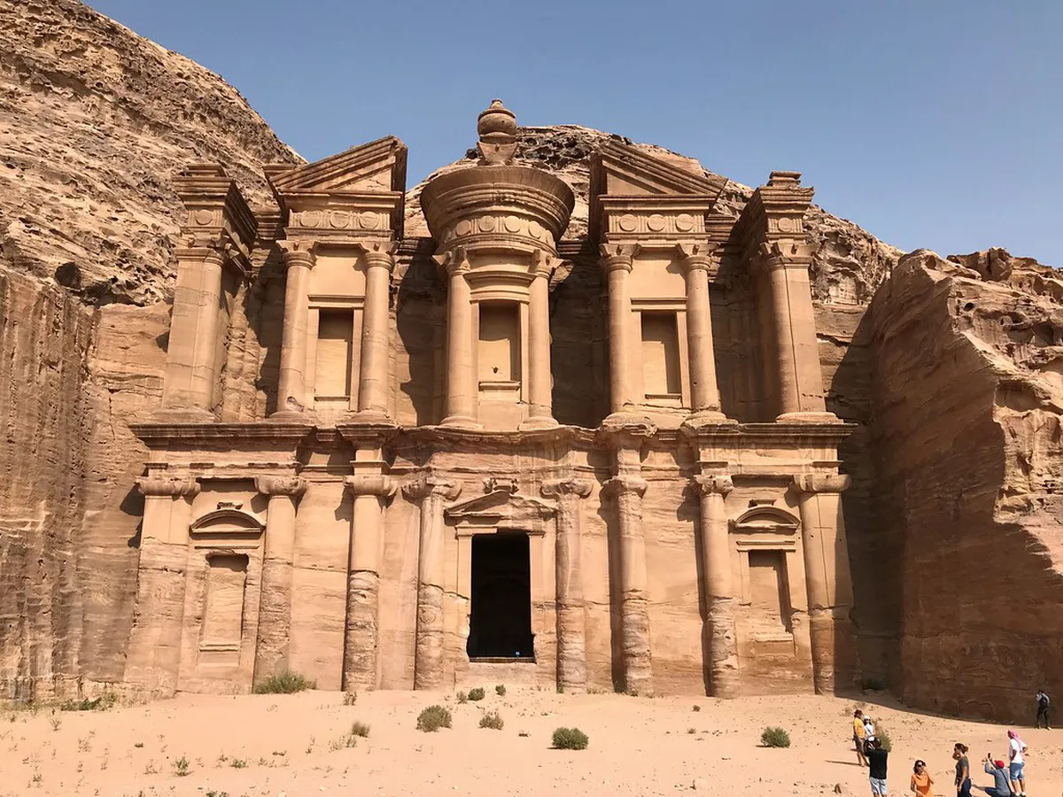 El Tubo Zaragoza: Historic Architecture Guide for 2025