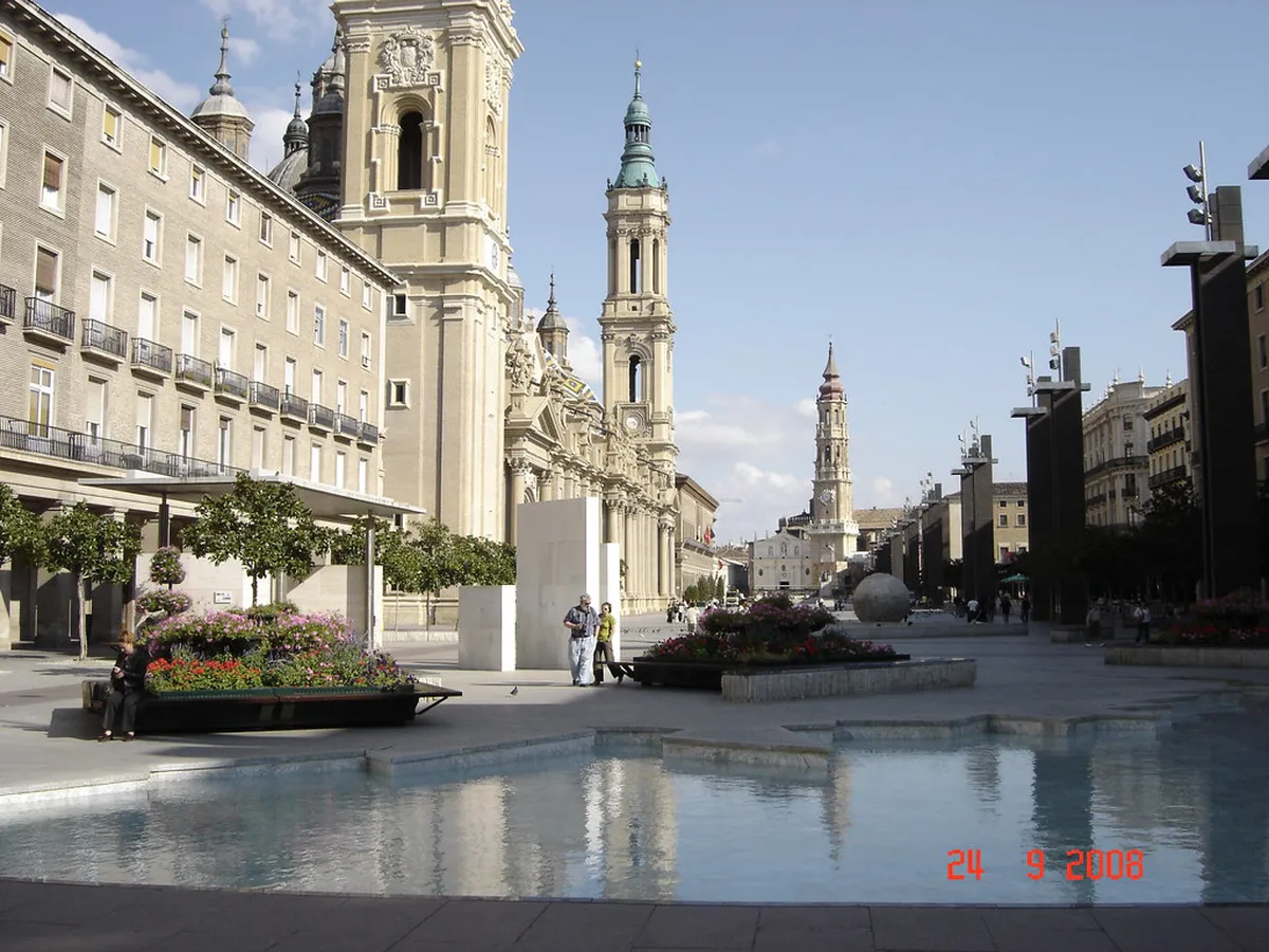 Zaragoza Architectural Tours: History & Design 2025