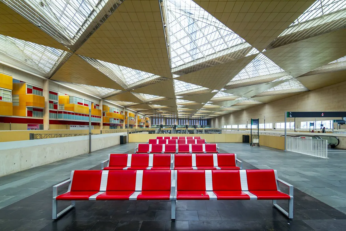 Zaragoza Train Station Design: A Modern Architectural Gem